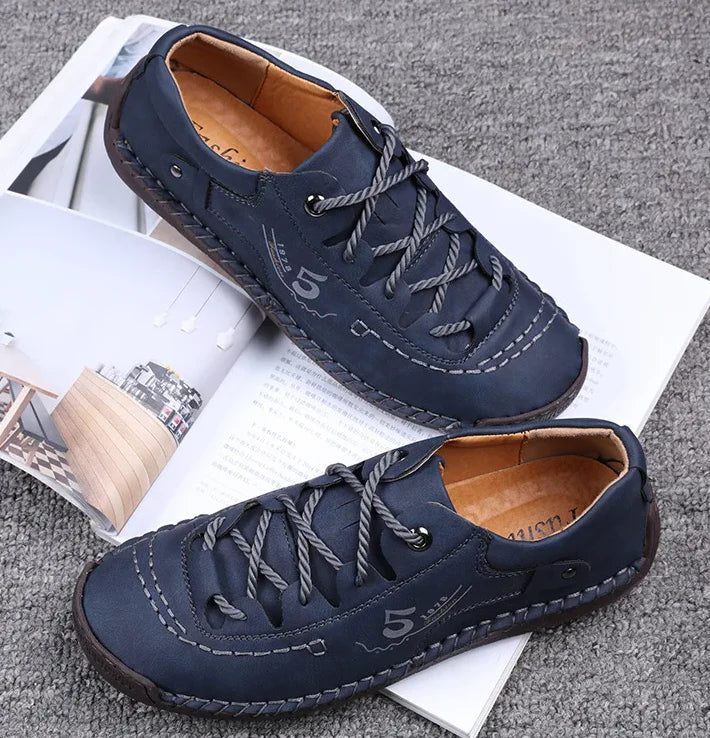 WalkEase™ Men’s Handmade Non-Slip Leather Sneakers – All-Day Comfort
